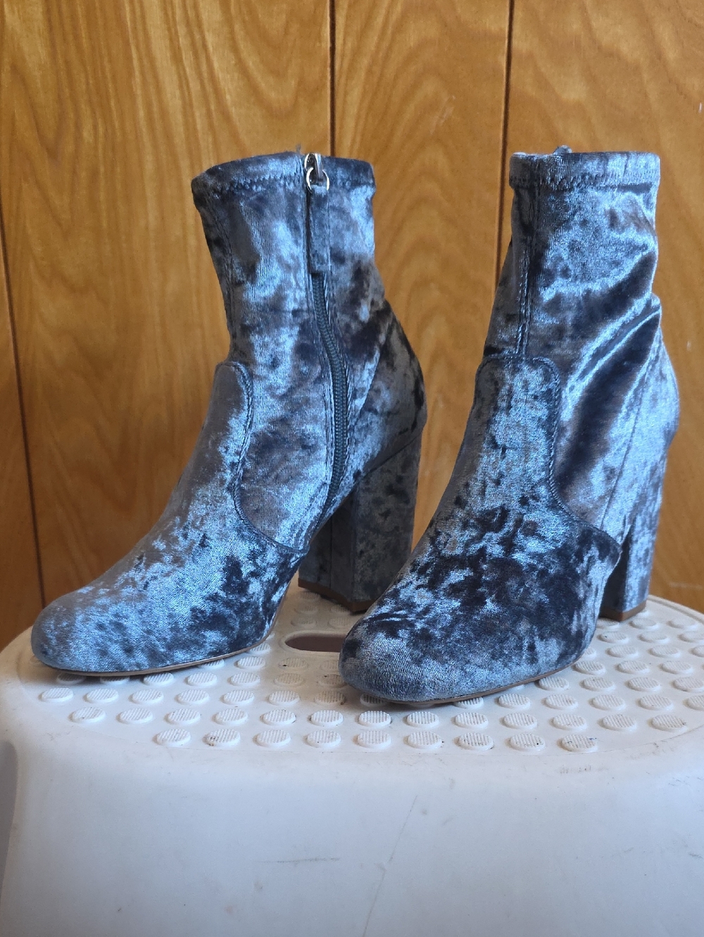Steve Madden Silver-Blue Velvet Block Heel Ankle Boots